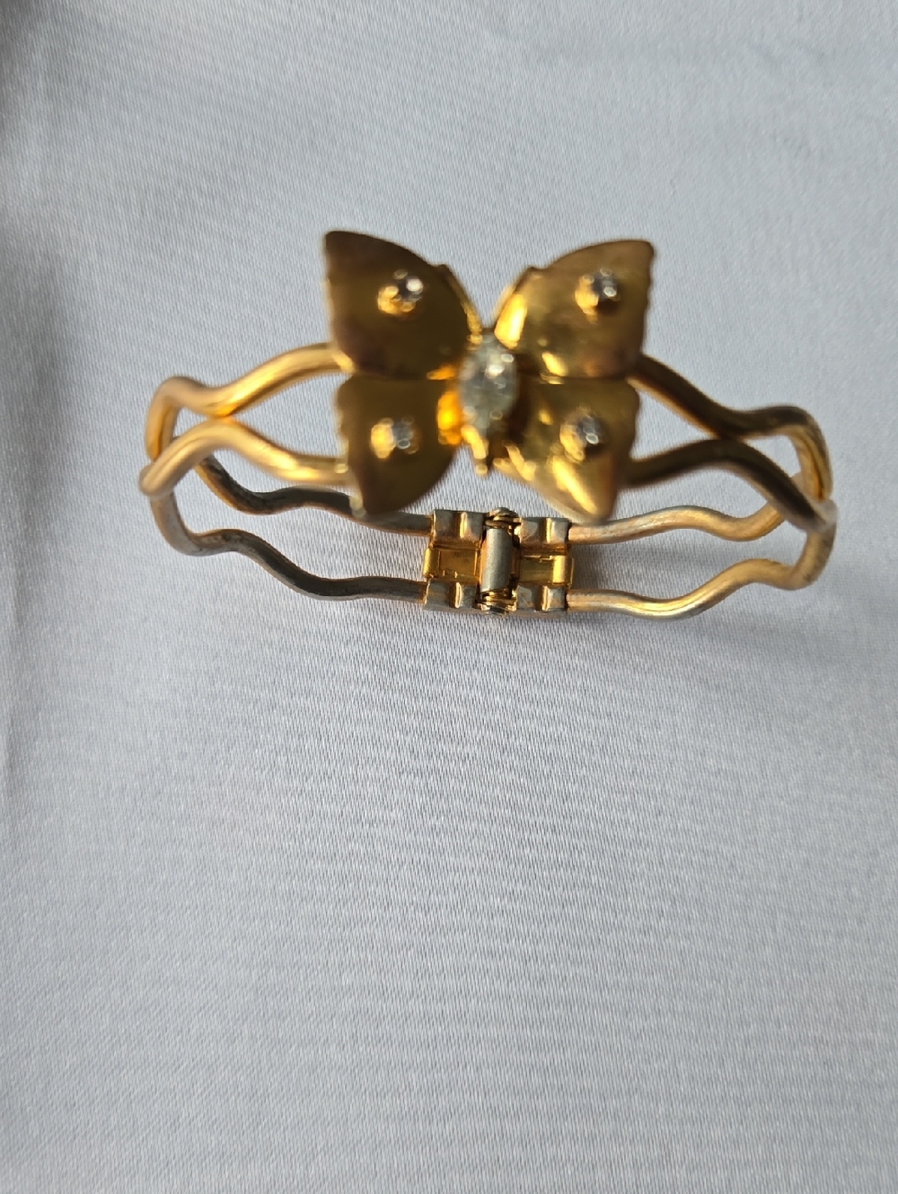 Vintage Gold Butterfly Hinged Bangle Bracelet